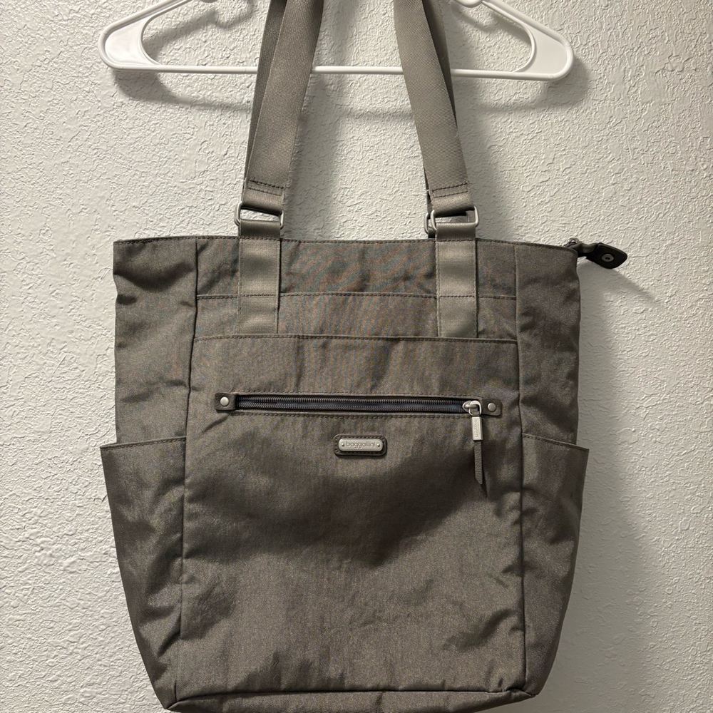 baggallini gray nylon shoulder tote bag